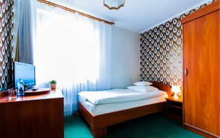 Hotel Zielonki, Stare Babice. Pokój dwuosobowy typu TWIN (z dwoma łóżkami) Hotel Zielonki pod Warszawą